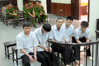 Tranh chấp đất đai, kẻ chết, người đi tù