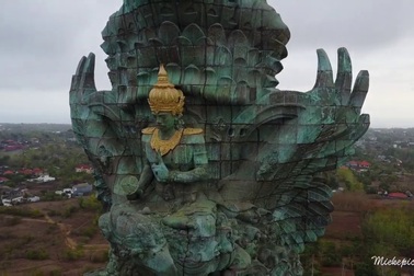 Bức tượng trị giá 100 triệu USD