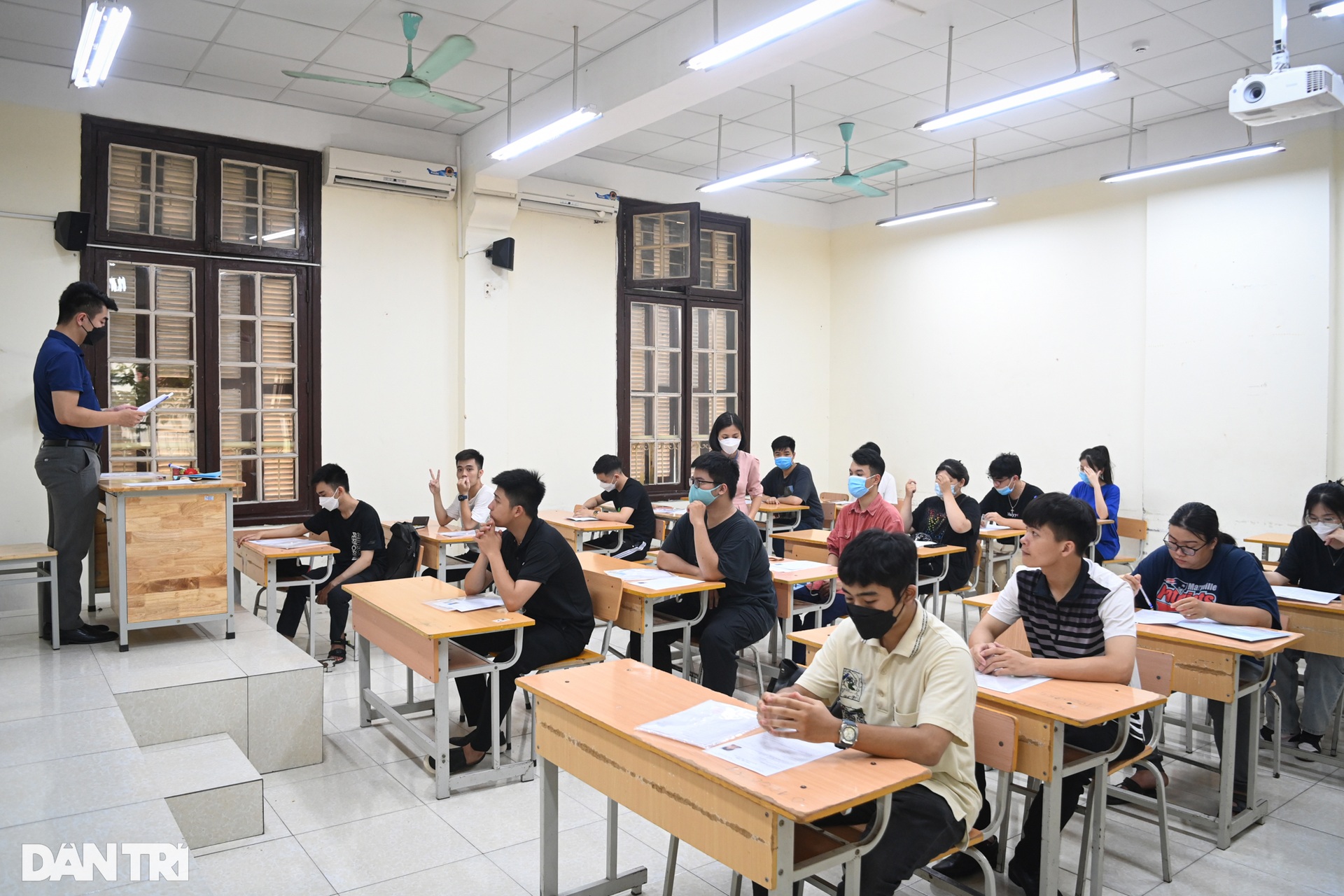 Các sĩ tử Hà Nội tự tin, sẵn sàng trước kỳ thi tốt nghiệp THPT - 8 Các sĩ tử Hà Nội tự tin, sẵn sàng trước kỳ thi tốt nghiệp THPT - 8