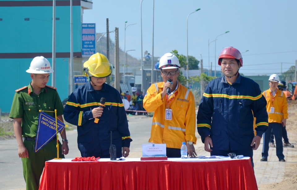 KĐN tổ chức thành công diễn tập PCCC trên hành lang tuyến ống dẫn khí Bạch Hổ - 1 KĐN tổ chức thành công diễn tập PCCC trên hành lang tuyến ống dẫn khí Bạch Hổ - 1