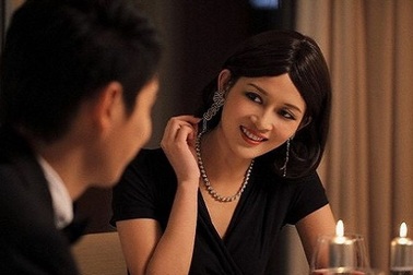 Nghi ngờ chồng ngoại tình với osin trẻ vì cốc trà pha cho vợ sai cách