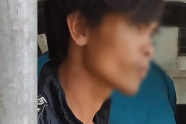 Giải cứu bé gái 2 tháng tuổi bị cha ruột ngáo đá ôm tử thủ