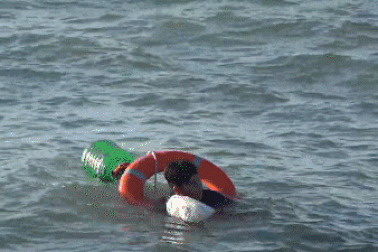 Mâu thuẫn trên tàu cá, ngư dân nhảy xuống biển giữa đêm, lênh đênh 5 tiếng