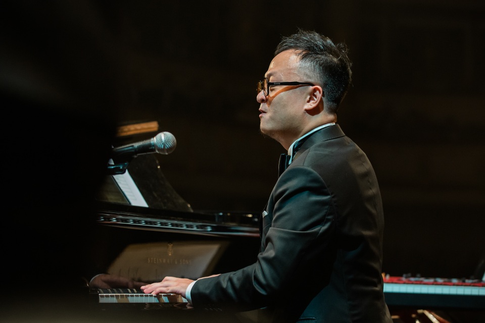 Nghệ sĩ Tuấn Nam, Quyền Văn Minh, Tùng Dương “chơi jazz không thoả hiệp” - 4 Nghệ sĩ Tuấn Nam, Quyền Văn Minh, Tùng Dương “chơi jazz không thoả hiệp” - 4