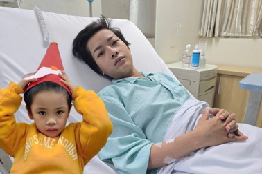 Mẹ đơn thân suy thận giai đoạn cuối, ôm con tự kỷ cầu xin sự sống