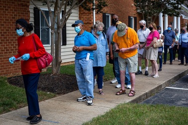 Cử tri tại 4 bang bắt đầu bỏ phiếu sớm bầu tổng thống Mỹ