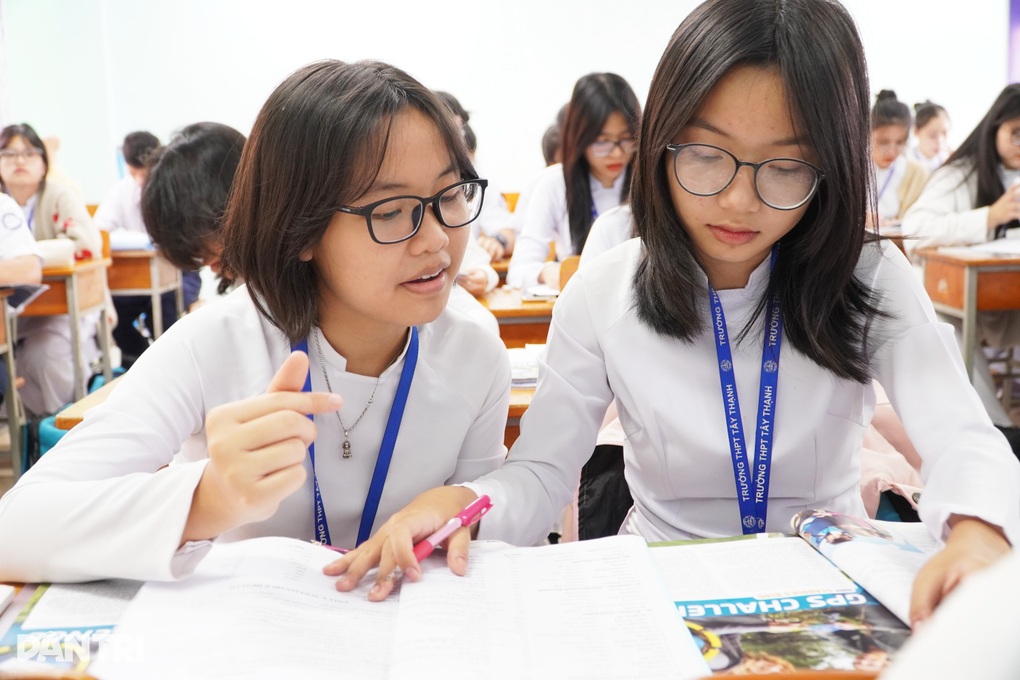 Đề thi tiếng Anh tốt nghiệp đổi trọng tâm, thí sinh cần dồn sức tăng vốn từ - 1 Đề thi tiếng Anh tốt nghiệp đổi trọng tâm, thí sinh cần dồn sức tăng vốn từ - 1