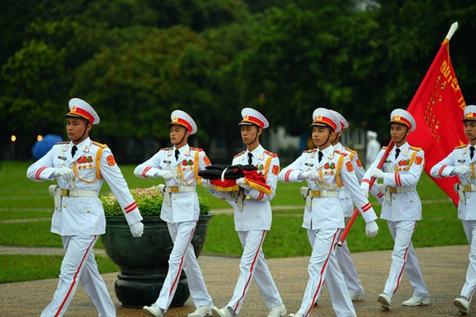 Cử hành trọng thể Quốc tang nguyên Tổng Bí thư Lê Khả Phiêu - Ảnh 21. Cử hành trọng thể Quốc tang nguyên Tổng Bí thư Lê Khả Phiêu - Ảnh 21.