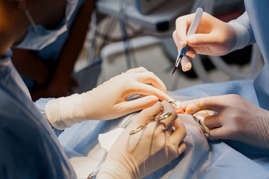 Người trẻ Hàn Quốc nghỉ "xả hơi" bằng cách… phẫu thuật thẩm mỹ