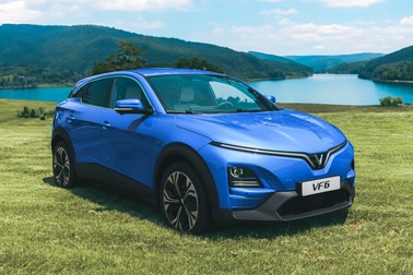 VinFast nhận đặt cọc VF 6, ưu đãi 20 triệu đồng, miễn phí 1 năm sạc pin