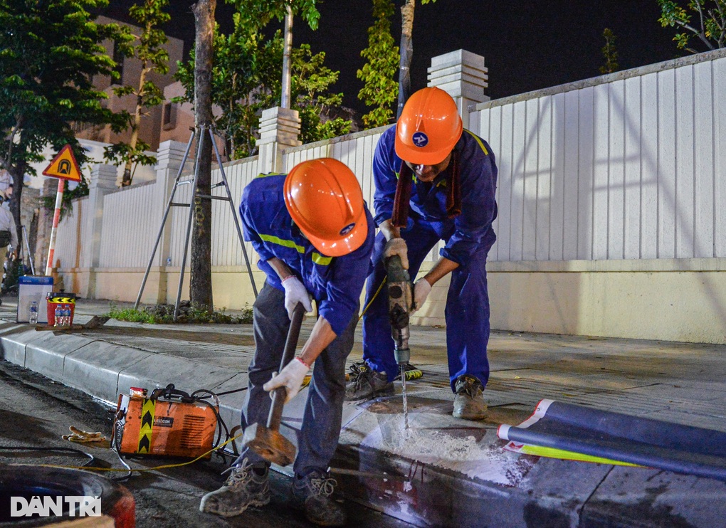 Hà Nội: Lô cốt dài 60m, rộng 6m mọc lên trong đêm trên đường Nguyễn Trãi - 7 Hà Nội: Lô cốt dài 60m, rộng 6m mọc lên trong đêm trên đường Nguyễn Trãi - 7