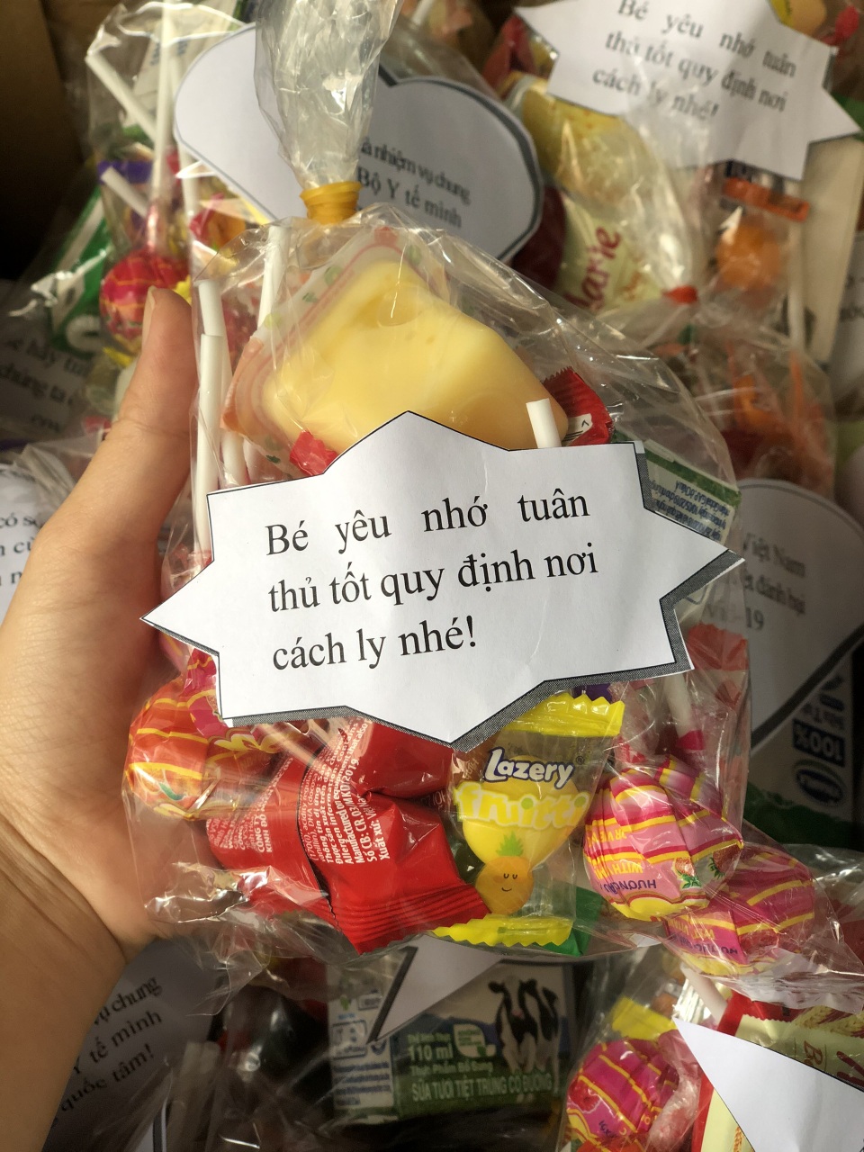 Tuổi trẻ Nghệ An “mổ lợn”, tặng 500 quả trứng cho khu cách ly tập trung - 8