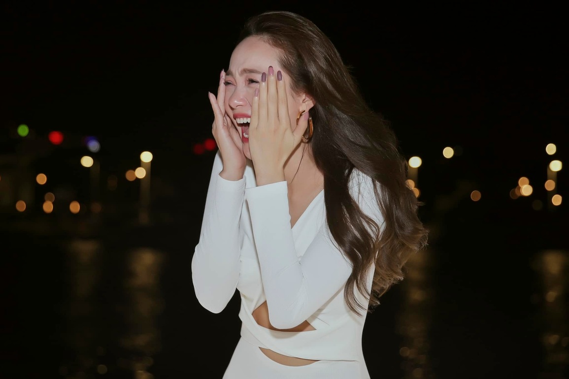 Bạn trai đại gia đã làm gì khiến Minh Hằng bật khóc như mưa? - 2 Bạn trai đại gia đã làm gì khiến Minh Hằng bật khóc như mưa? - 2