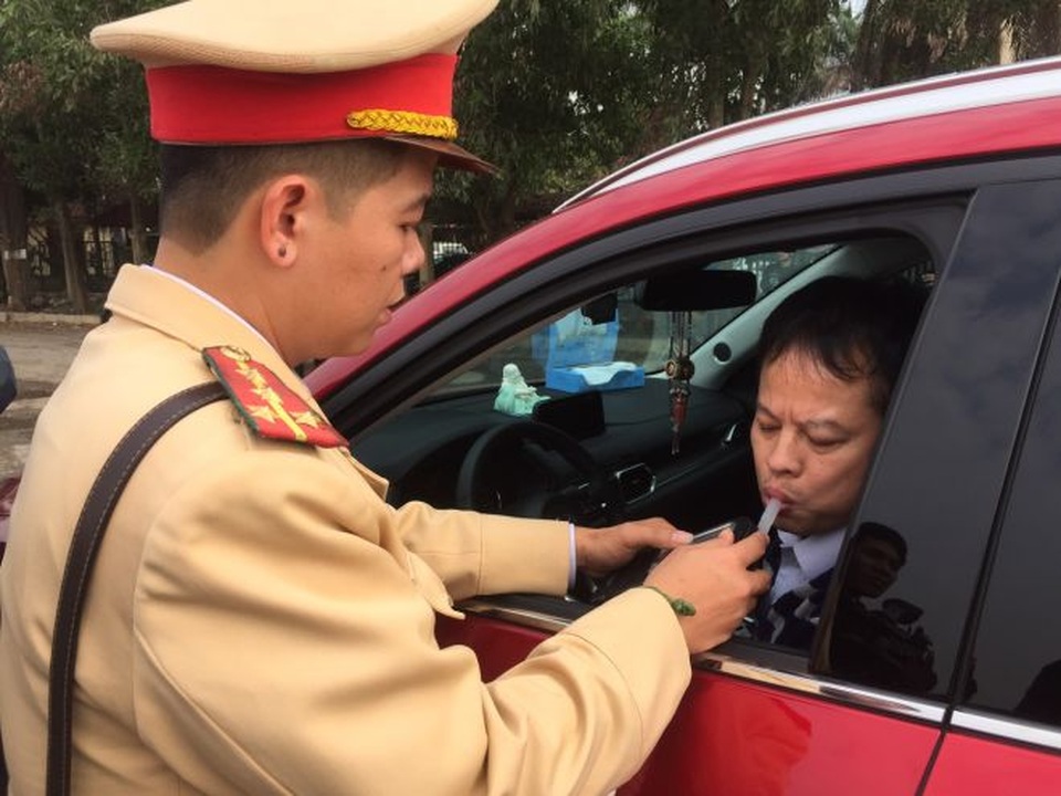 Hơn 1.500 “ma men” trên toàn quốc bị xử lý vi phạm nồng độ cồn - 1 Hơn 1.500 “ma men” trên toàn quốc bị xử lý vi phạm nồng độ cồn - 1