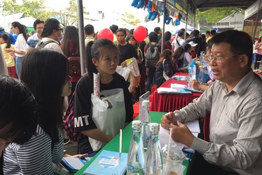 Băn khoăn chuyện tuyển sinh khối C vào ngành Kế toán, Công nghệ thông tin