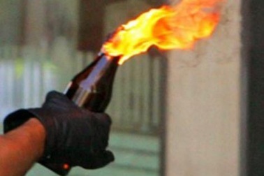 Dùng xăng đốt vợ chồng chị gái vì “dám” tát vợ mình