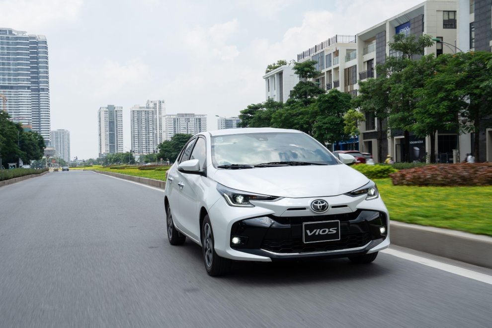 Toyota Vios vượt qua tháng Ngâu với doanh số hơn 1.000 chiếc - 1