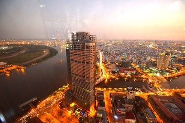 Những toà nhà trăm tỷ "xấu xí" ở khu đất vàng của TPHCM