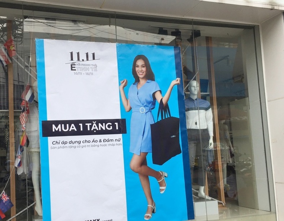 Lễ Độc thân khuyến mãi “sập sàn”, móc hầu bao trăm triệu mua hàng - 2 Lễ Độc thân khuyến mãi “sập sàn”, móc hầu bao trăm triệu mua hàng - 2