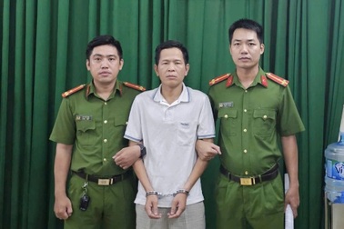 Bắt giám đốc chi nhánh ngân hàng ở TPHCM