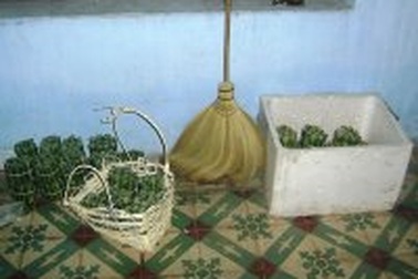 Lao đao làng nghề mắm tôm, nem chua