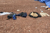 Bộ phận thi thể người mặc 6 lớp áo trôi dạt vào bờ biển