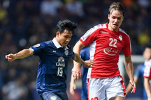 Công Phượng đá chính, CLB TPHCM thất bại trước Buriram