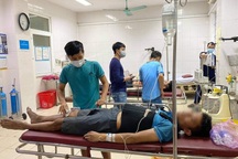 Con bạc bỏ chạy tán loạn, nhảy từ tầng 3 khi cảnh sát ập vào