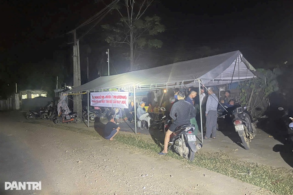 Dân dựng lều xuyên đêm canh nhà máy tinh bột sắn gây ô nhiễm - 8 Dân dựng lều xuyên đêm canh nhà máy tinh bột sắn gây ô nhiễm - 8