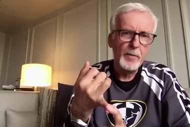 Đạo diễn "Titanic" James Cameron sớm biết rằng tàu ngầm Titan đã phát nổ