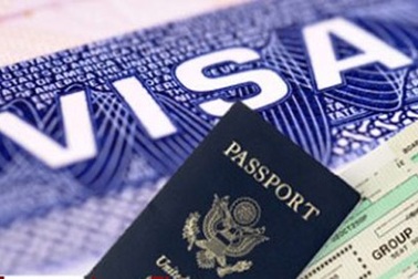 Sẽ giảm phí cấp visa vào Việt Nam