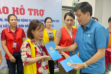 Hỗ trợ 1.200 lao động bị giảm giờ làm, chấm dứt hợp đồng