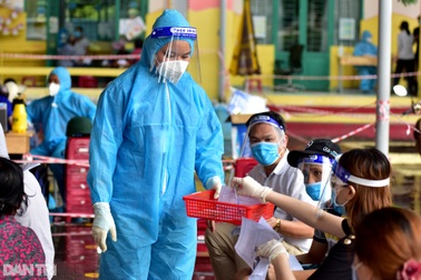 Sáng 14/8, hàng trăm người mắc Covid- 19 khỏi bệnh, xuất viện