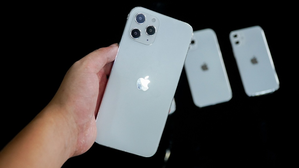 Xuất hiện mô hình 4 chiếc iPhone 12 tại Việt Nam - 8 Xuất hiện mô hình 4 chiếc iPhone 12 tại Việt Nam - 8