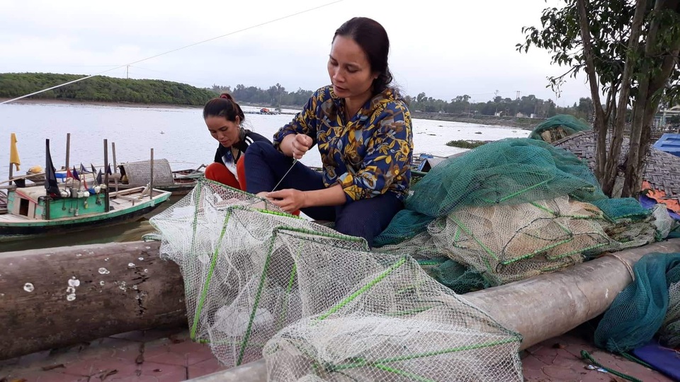 Làng bè “treo” lồng vì trắng cá ngày cận Tết - 3