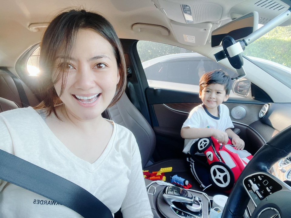 Cuộc sống các sao Việt làm mẹ đơn thân thế nào sau ly hôn? - 2 Cuộc sống các sao Việt làm mẹ đơn thân thế nào sau ly hôn? - 2