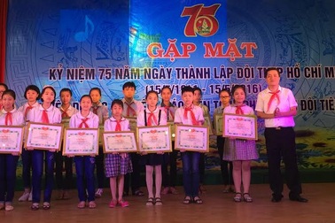 Bắc Ninh: Tuyên dương đội viên và Tổng phụ trách đội tiêu biểu