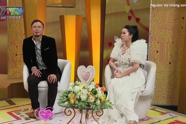 Đang chơi điện tử, chàng trai nhận được cuộc gọi của mẹ bảo... về cưới vợ