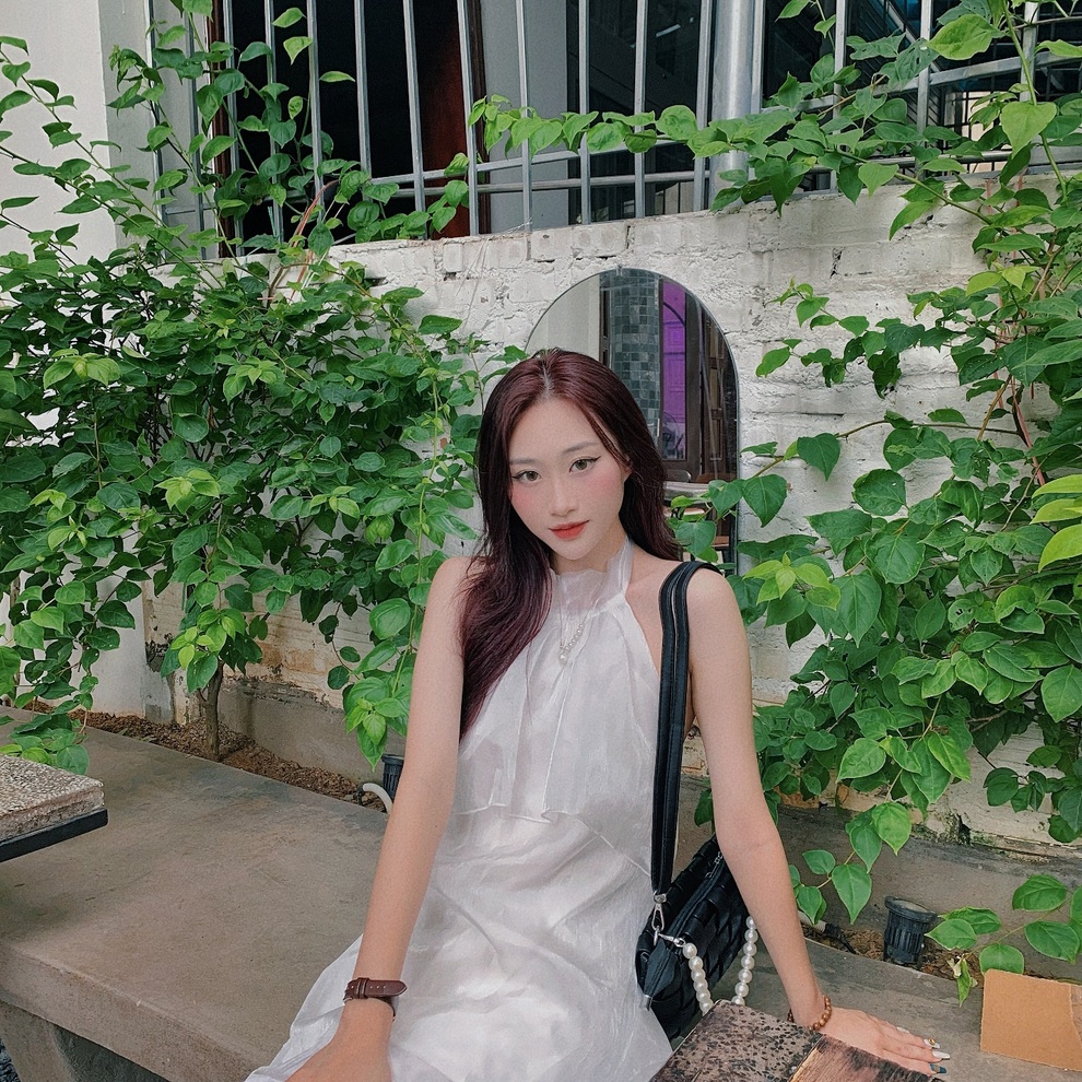 Nữ sinh ĐH Thủy Lợi xinh đẹp, cuốn hút bày tỏ quan điểm tự yêu - 8 Nữ sinh ĐH Thủy Lợi xinh đẹp, cuốn hút bày tỏ quan điểm tự yêu - 8