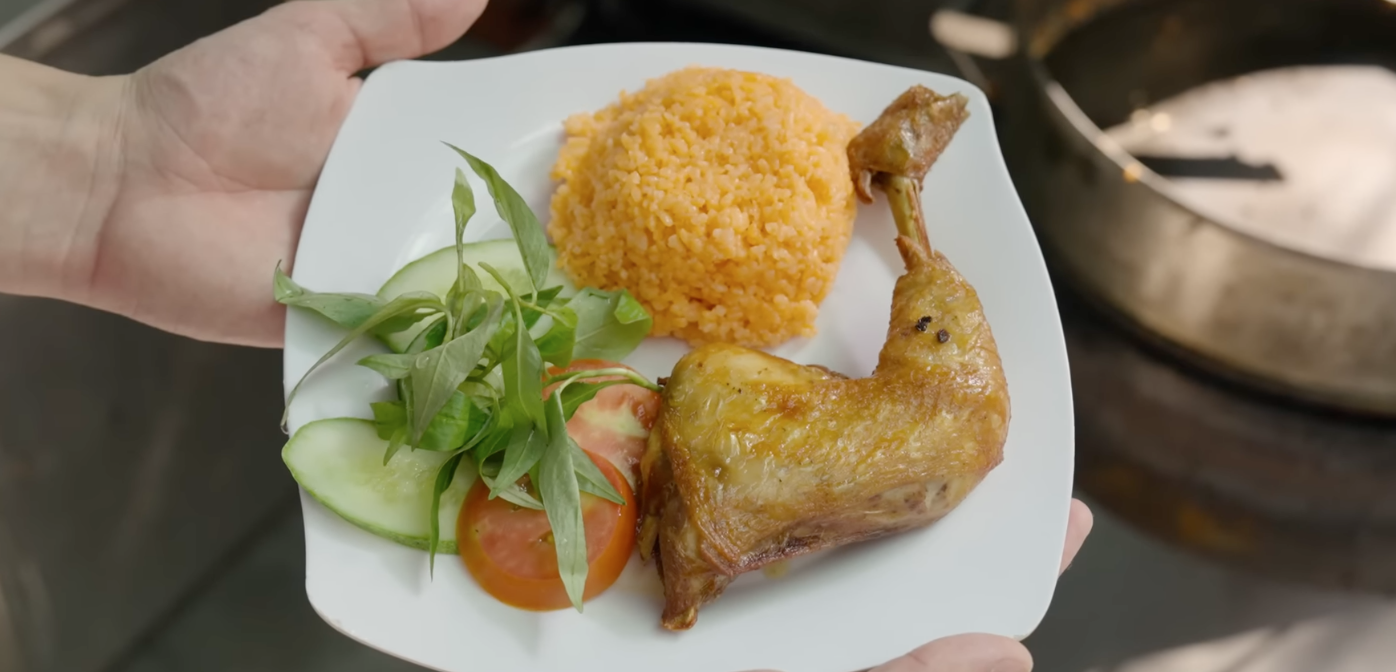 Món ăn ở TPHCM khiến đầu bếp Mỹ ngỡ ngàng: Thú vị nhất tôi từng thấy - 2