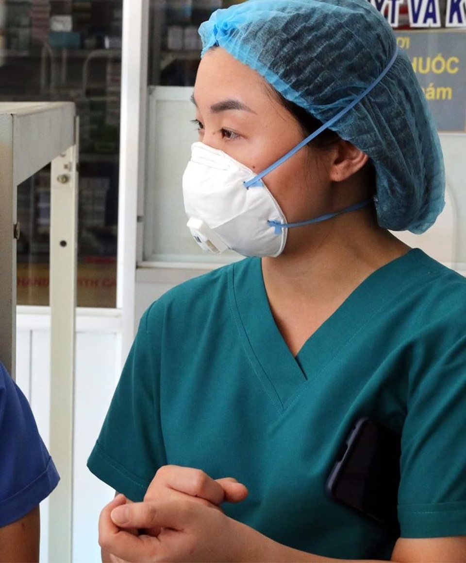 Chuyện chưa kể ở tâm dịch Đà Nẵng: “Mỗi ngày con xé một tờ lịch chờ mẹ về” - 1 Chuyện chưa kể ở tâm dịch Đà Nẵng: “Mỗi ngày con xé một tờ lịch chờ mẹ về” - 1