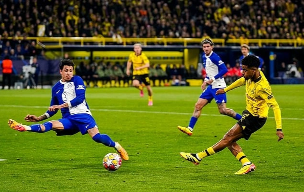 Cựu cầu thủ Man Utd giúp Dortmund giành vé vào bán kết Champions League - 2 Cựu cầu thủ Man Utd giúp Dortmund giành vé vào bán kết Champions League - 2