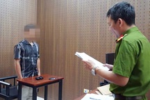 Khởi tố gã cha dượng 4 lần hiếp dâm con gái riêng của vợ