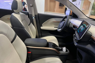 VinFast VF 6 lộ ảnh nội thất thực tế, Seltos và Creta nên "dè chừng"