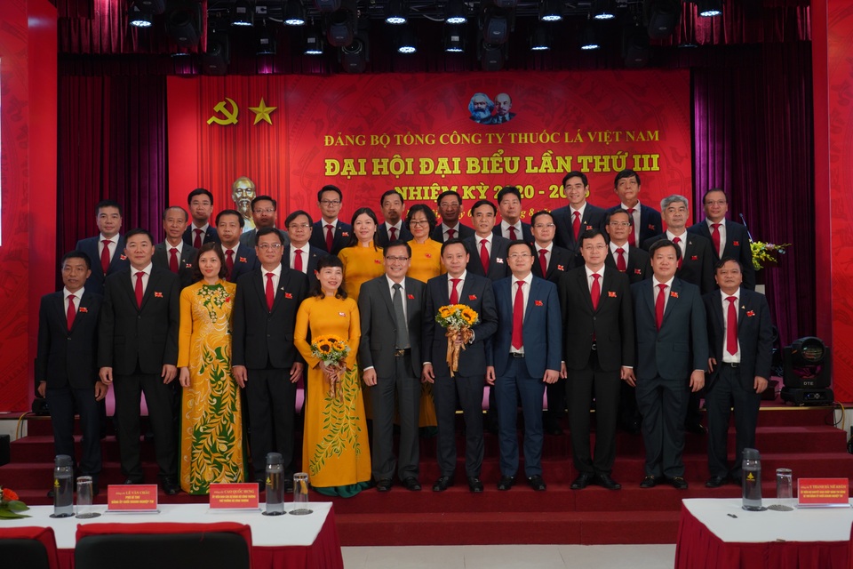 Tổ chức thành công Đại hội Đảng bộ Tổng công ty thuốc lá Việt Nam - 4 Tổ chức thành công Đại hội Đảng bộ Tổng công ty thuốc lá Việt Nam - 4