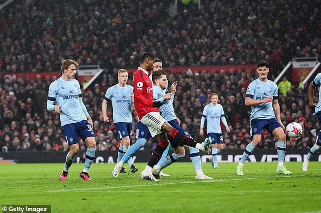 HLV Erik Ten Hag: Man Utd suýt trả giá vì những sai lầm ngớ ngẩn - 1 HLV Erik Ten Hag: Man Utd suýt trả giá vì những sai lầm ngớ ngẩn - 1