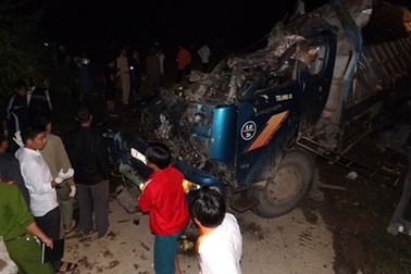 Tai nạn xe tải làm 5 người chết: Hỗ trợ mỗi nạn nhân 15 triệu đồng