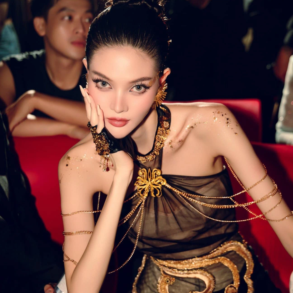 Á quân The New Mentor gây sốc với ngoại hình gầy gò, vòng eo 53cm - 1 Á quân The New Mentor gây sốc với ngoại hình gầy gò, vòng eo 53cm - 1