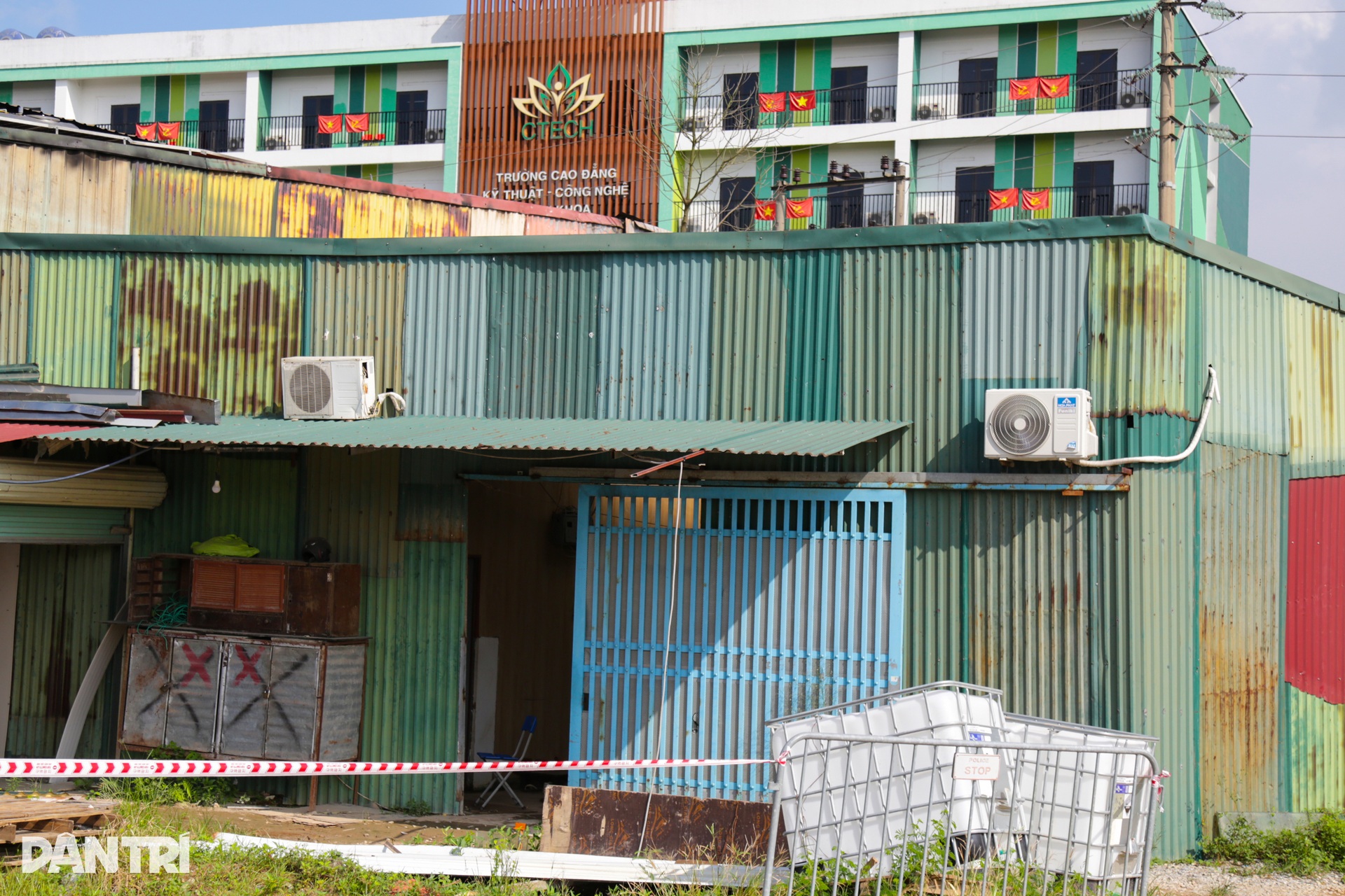 Hiện trường vụ cháy khiến cả gia đình 4 người tử vong ở Hà Nội - 2 Hiện trường vụ cháy khiến cả gia đình 4 người tử vong ở Hà Nội - 2