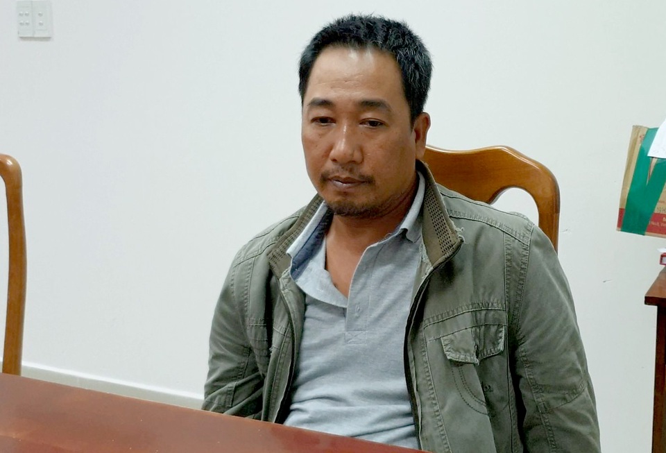 Rút dao đâm người, cướp xe máy sau va chạm giao thông - 1 Rút dao đâm người, cướp xe máy sau va chạm giao thông - 1